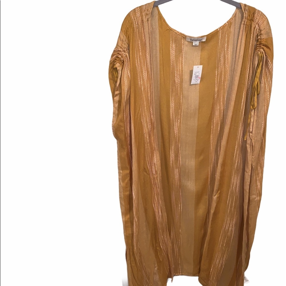Cape Ruffled Sleeved Francescas Camino